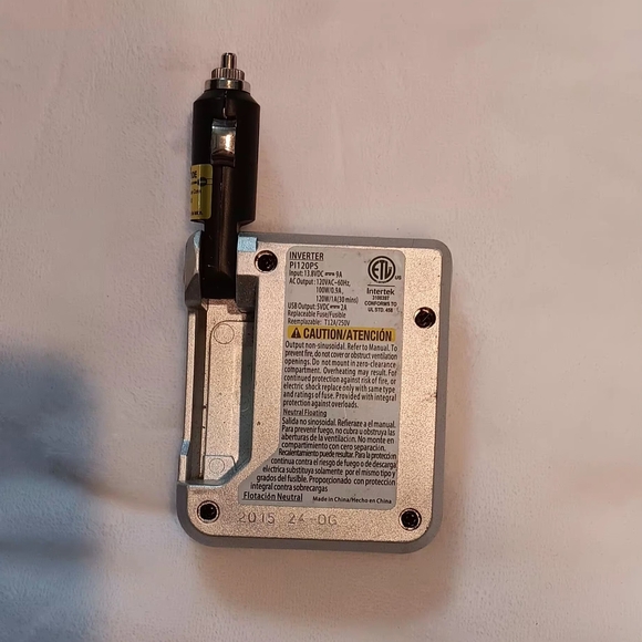 Stanley Power Inverter For Auto/Car - Picture 2 of 4